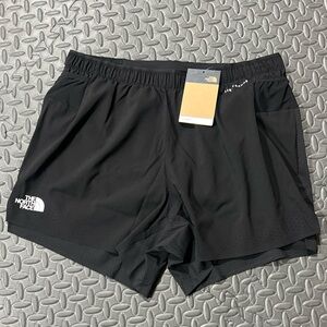 The North Face Pacesetter 5” Short (Men’s Large) NWT